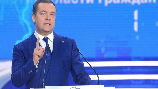 Дмитрий Медведев: в книгах Солженицына мы находим для себя пример умения жить «не по лжи»