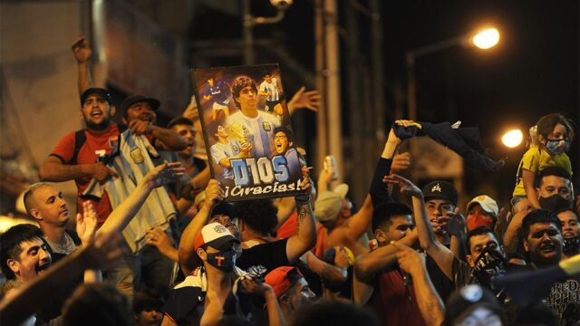 Прощание с Марадоной в Буэнос-Айресе: фотогалерея