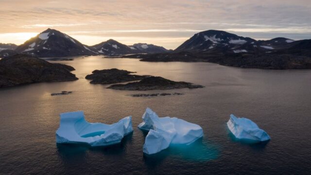 Гренландия планирует продавать воду из тающих ледников