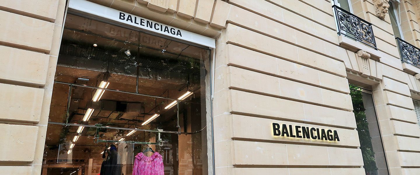 Balenciaga обвинили в расизме из-за дизайна спортивных штанов