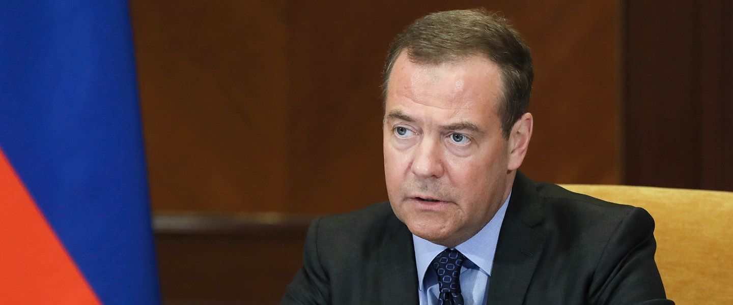 Медведев: мир с Россией – это конец Зеленского