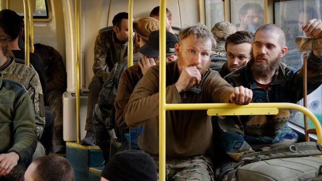Минобороны России: За сутки в плен сдались 694 украинских военных с «Азовстали»