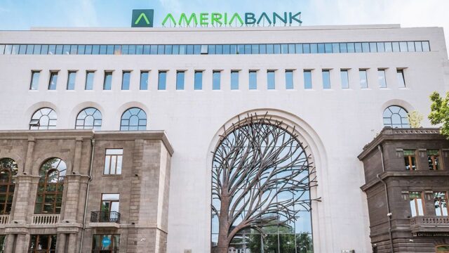 Forbes: банки Армении и Казахстана ужесточили правила выдачи карт россиянам