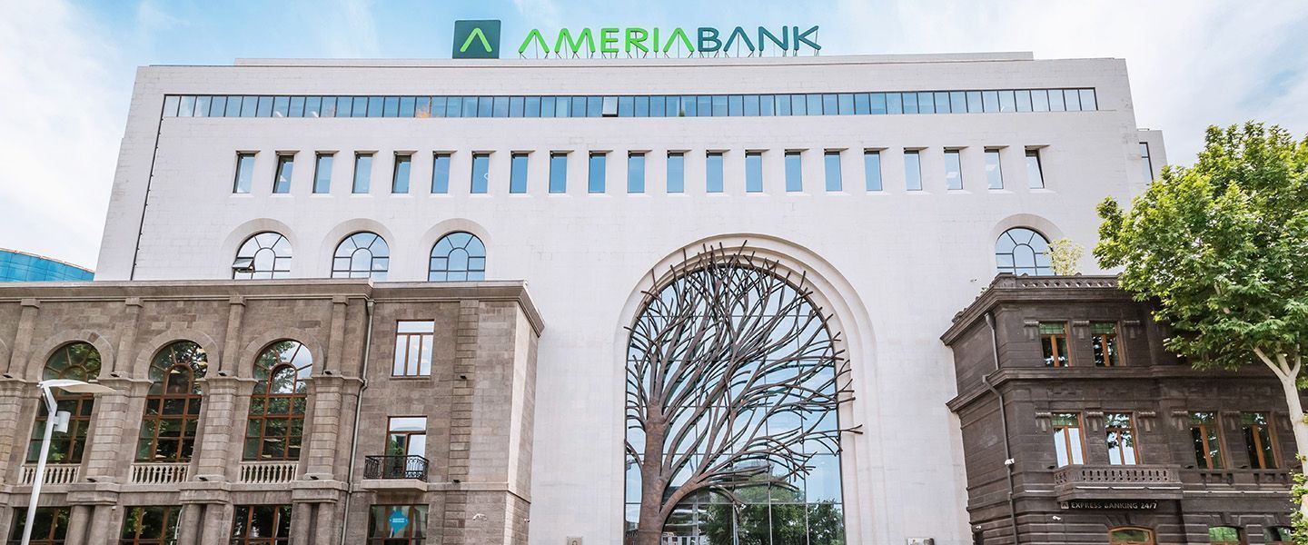 Forbes: банки Армении и Казахстана ужесточили правила выдачи карт россиянам