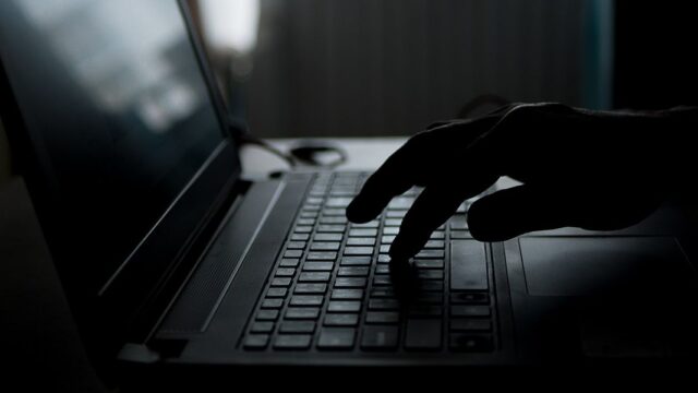 Конфликт Москвы и Киева рассорил хакеров и привел к тройному росту кибератак