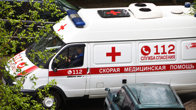 В Астрахани священник на внедорожнике сбил медсестру на пешеходном переходе