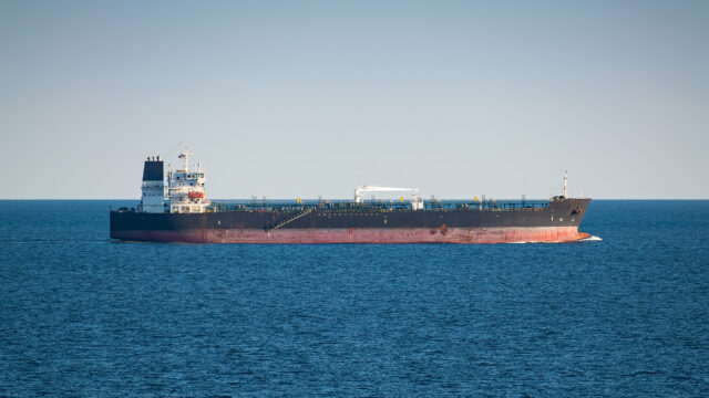 Vortexa: рекордный объем российской нефти Urals находится на танкерах в море