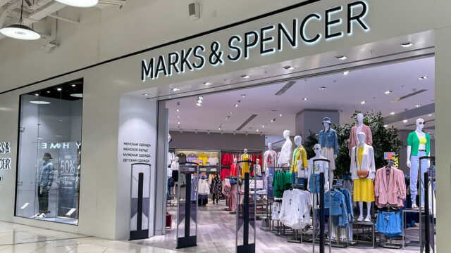 Производитель одежды Marks & Spencer заплатит £31 млн за уход из России