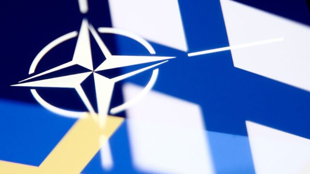 «Исторический шаг». Финляндия и Швеция официально подали заявки на вступление в НАТО