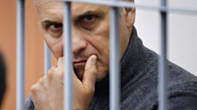 Экс-главу Сахалинской области Хорошавина приговорили к 15 годам тюрьмы и штрафу в 500 млн рублей