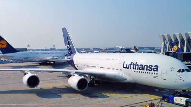 Lufthansa принесла извинения за недопуск на борт ортодоксальных евреев