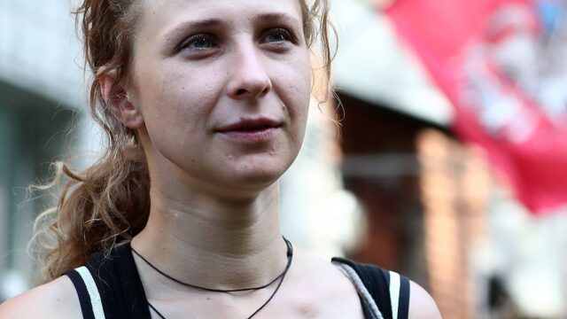 Побег в форме курьера. Как участница Pussy Riot Мария Алехина покинула Россию