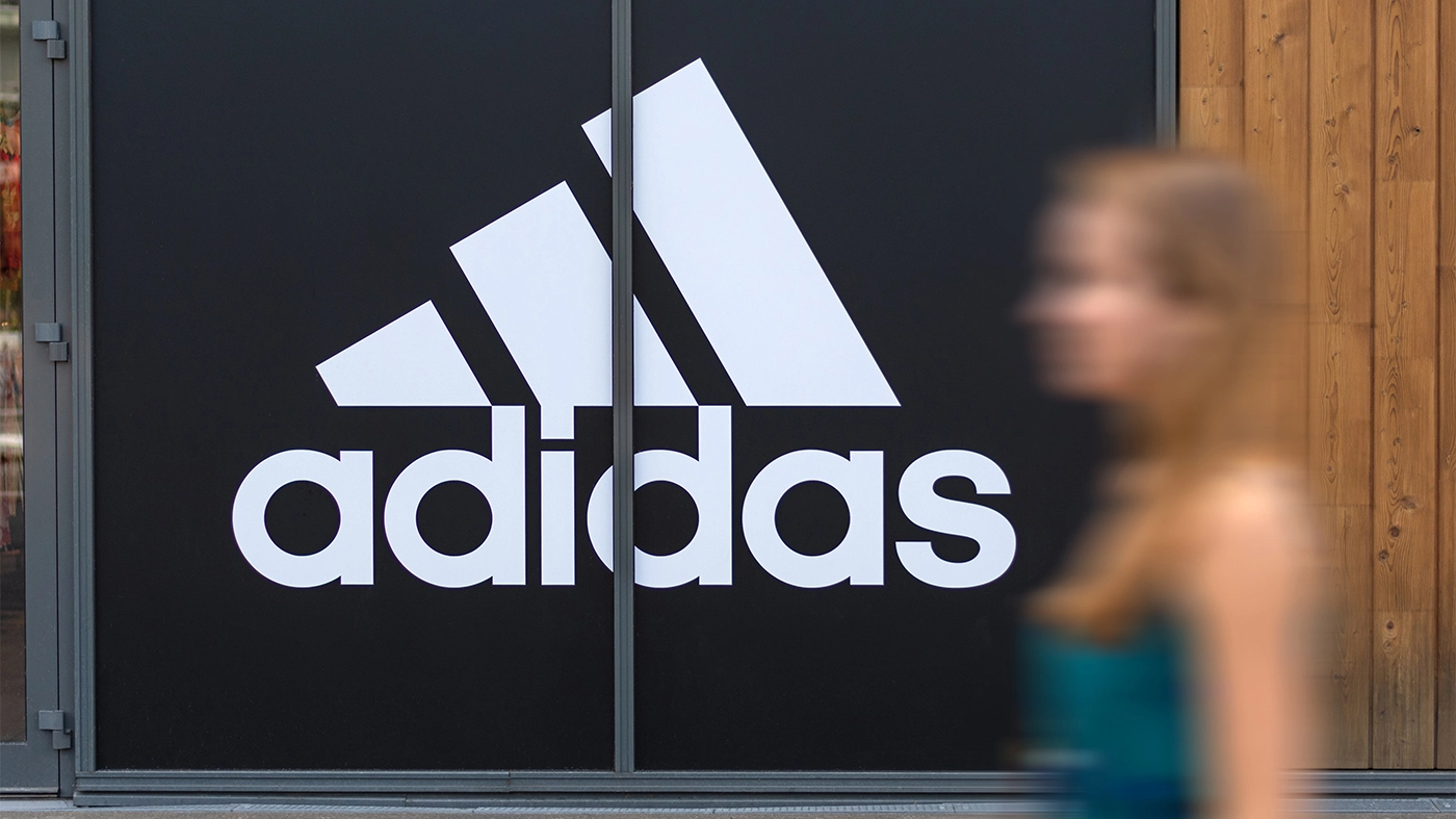 «Известия»: Adidas и Puma принимают от российских ретейлеров заказы на новую коллекцию