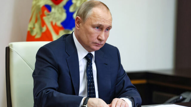 Путин внес в Совфед кандидатуру нового главы МЧС. Это помощник директора Росгвардии