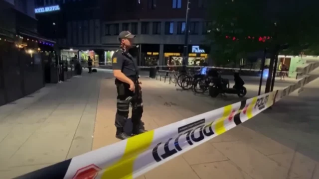 В результате стрельбы в гей-клубе Осло два человека погибли, 21 ранен