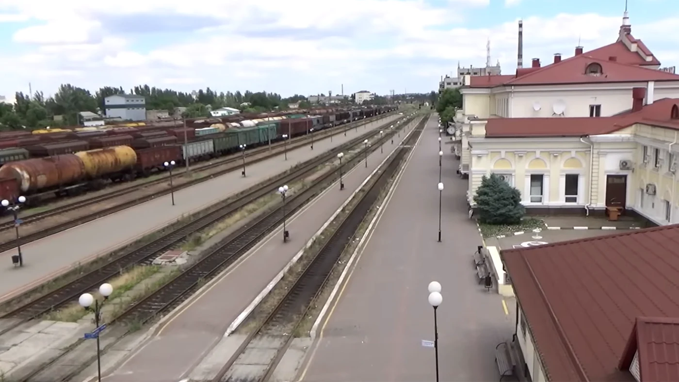 Херсон получил от России тепловозы и запустит пассажирские поезда в Крым до 1 июля