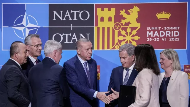Турция согласилась поддержать финскую и шведскую заявки в НАТО