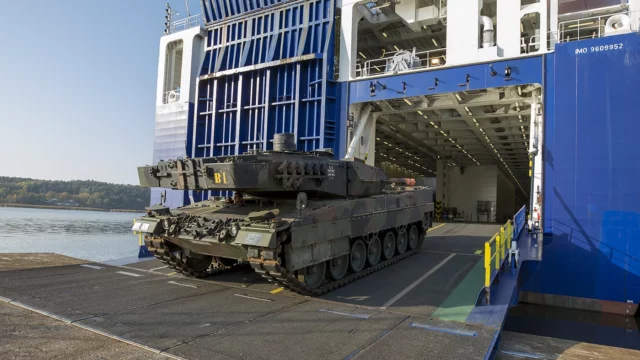 Der Spiegel: Берлин задерживает поставки танков Киеву из-за возможных атак на территории России