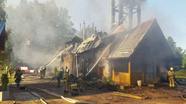 «Это очистительный огонь»: на севере Петербурга сгорела церковь Василия Великого
