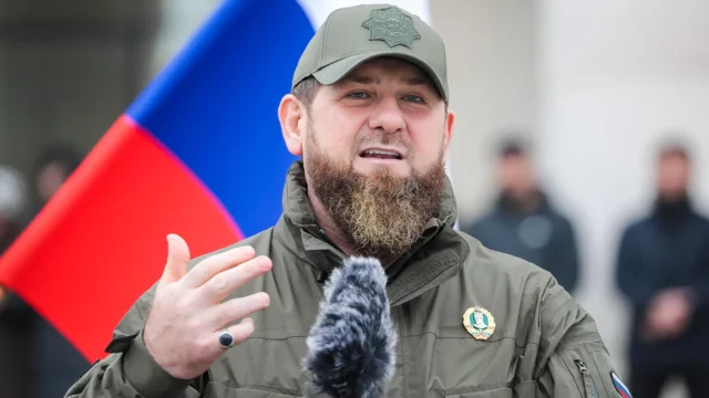 «Бодрый голос, командный». Кадыров прокомментировал слухи о проблемах со здоровьем у Путина