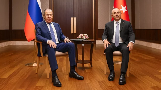 Глава МИД Турции заявил о желании Москвы и Киева вернуться к переговорам