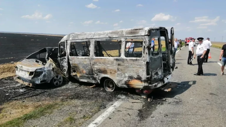 Пять человек погибли в ДТП с участием маршрутки на Ставрополье