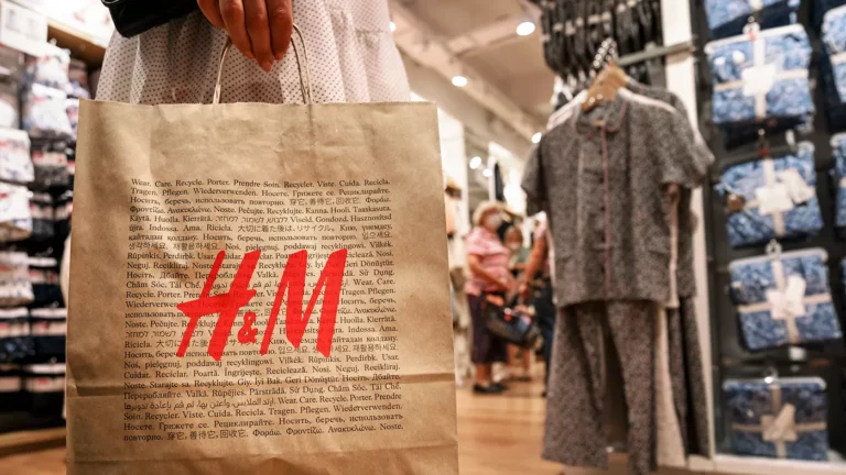 H&M уйдет из России и устроит финальную распродажу