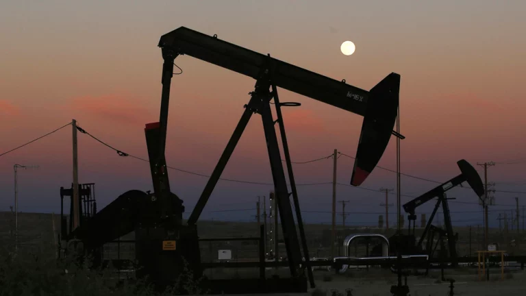 Reuters: G7 введет потолок цен на российскую нефть к декабрю