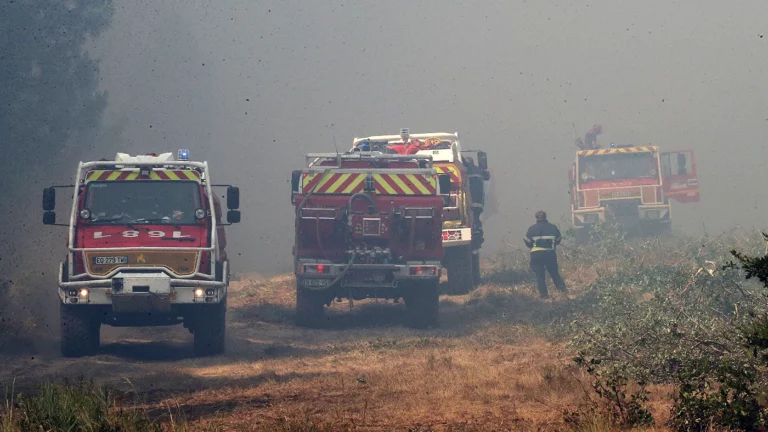 Во Франции пожарный признался в поджогах леса