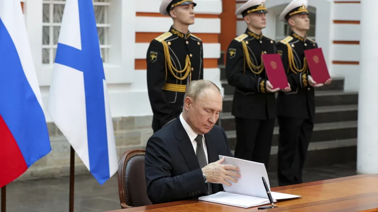 Путин представил основные положения новой морской доктрины России