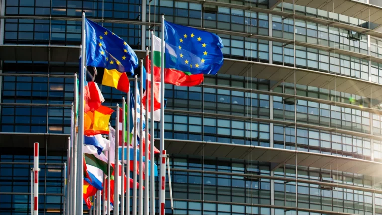 Евросоюз изучит просьбу о подключении Россельхозбанка к SWIFT