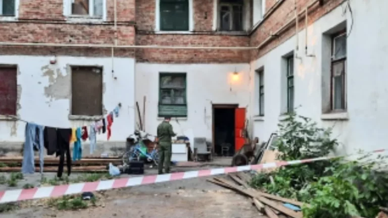 Трое взрослых и ребенок застрелены в аварийном доме в Новошахтинске