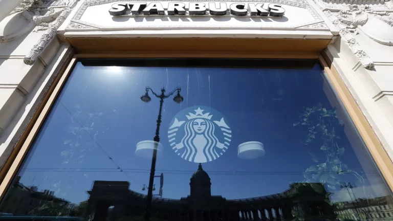 Пинский и Тимати намерены отказаться от покупки бизнеса Starbucks в регионах