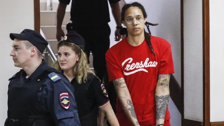 Американская баскетболистка, обвиняемая в контрабанде наркотиков в Россию, признала вину