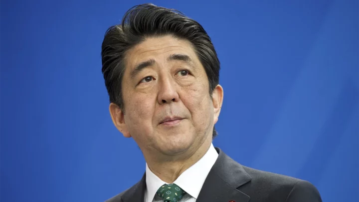 «Его вклад очень весомый». Чем Синдзо Абэ запомнился в Японии и России