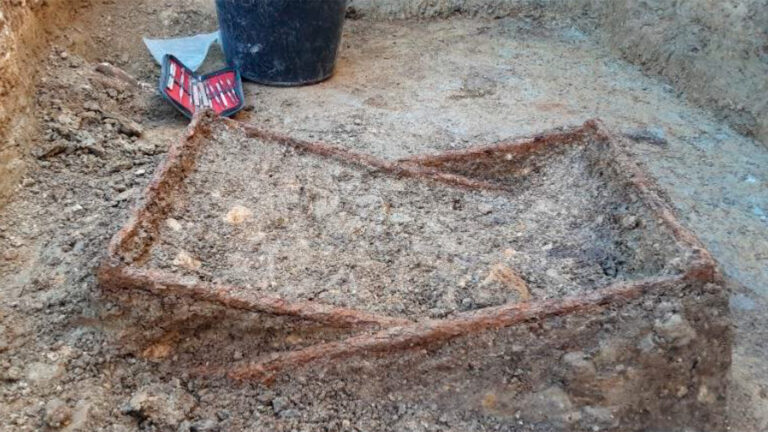 Баварские археологи нашли складной стул в захоронении раннего Средневековья