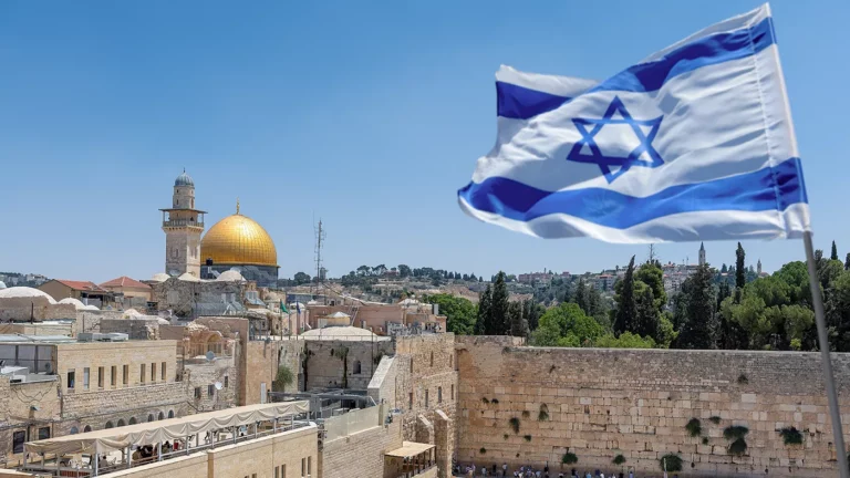 Репатриация в Израиль. Как российские евреи могут уехать — и чем помогает агентство «Сохнут»