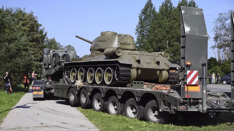 В Эстонии ради «мира и спокойствия в обществе» демонтировали танк-памятник Т-34