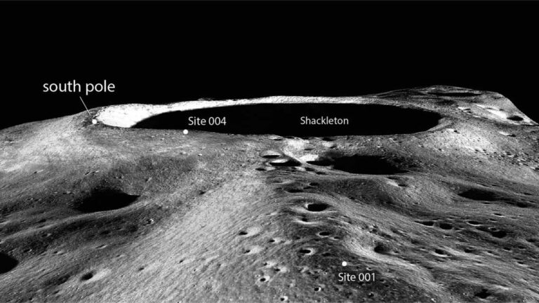 «Мы не увидели льда». Ученые впервые заглянули в вечно темные кратеры на Луне