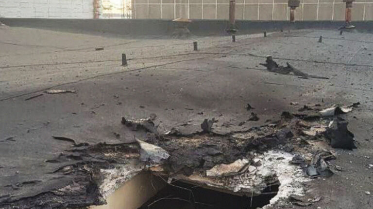 Пророссийские власти Запорожской области заявили о пробитой крыше спецкорпуса АЭС после удара ВСУ