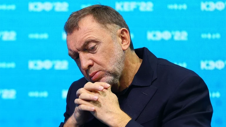 Дерипаска подал в суд на команду Навального