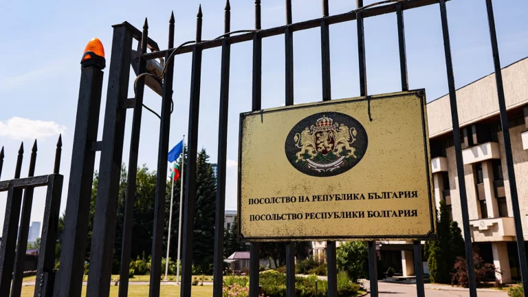Посольство: Болгария продолжает выдавать туристические визы россиянам