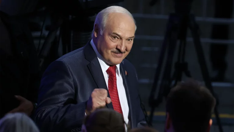 Лукашенко пожелал украинцам на День независимости мирного неба и толерантности