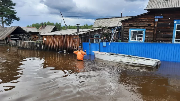 МЧС предложило давать выходной в чрезвычайных ситуациях