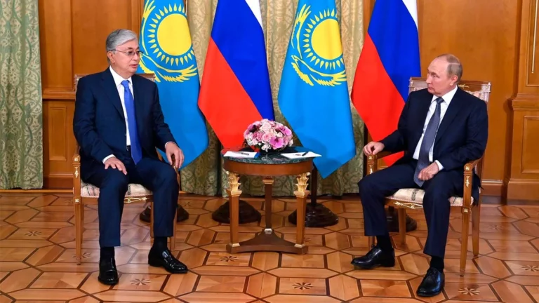 Путин: Россия и Казахстан проведут военные учения