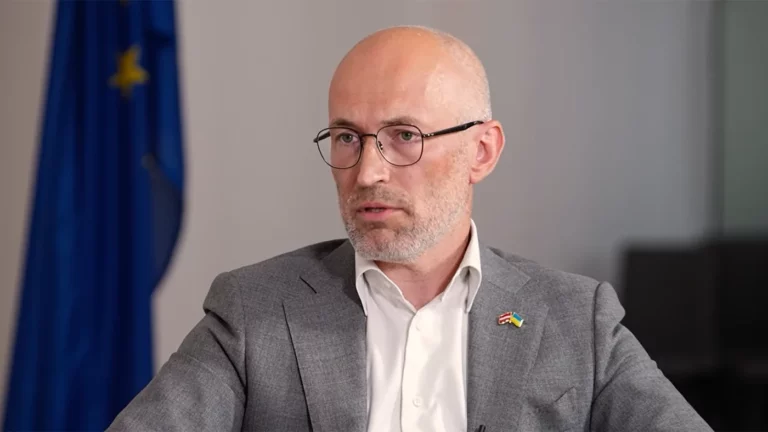 Министр здравоохранения Латвии о ковиде: «Эта разновидность вируса нами рассматривается уже как ОРЗ, простуда»