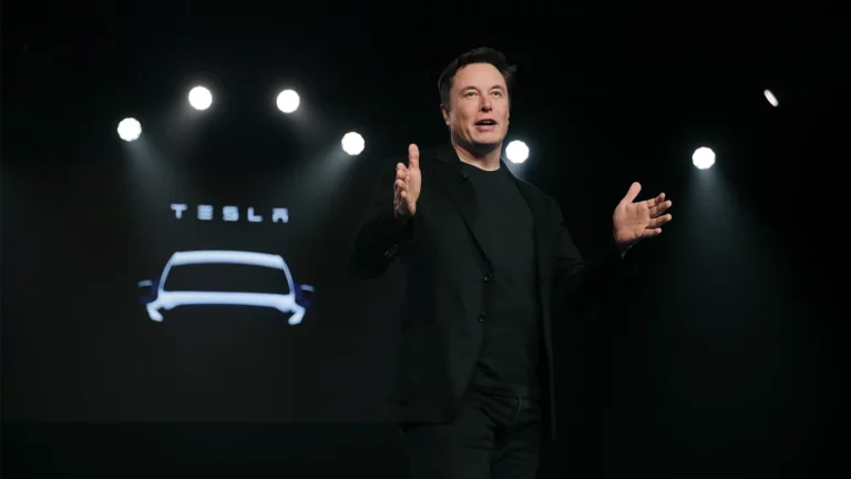 На Tesla подали в суд из-за невыполненного обещания Маска