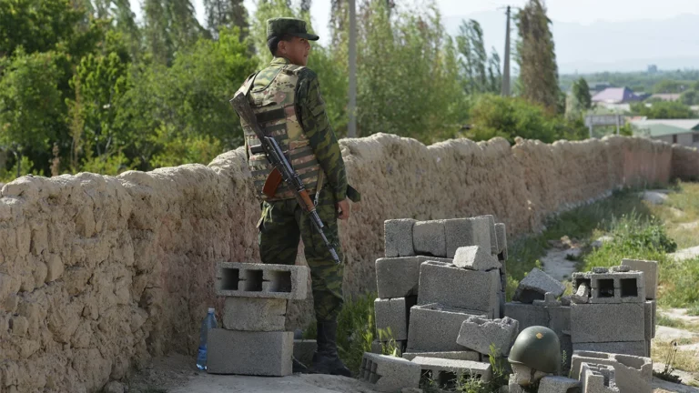 Киргизия и Таджикистан обвинили друг друга в эскалации конфликта на границе