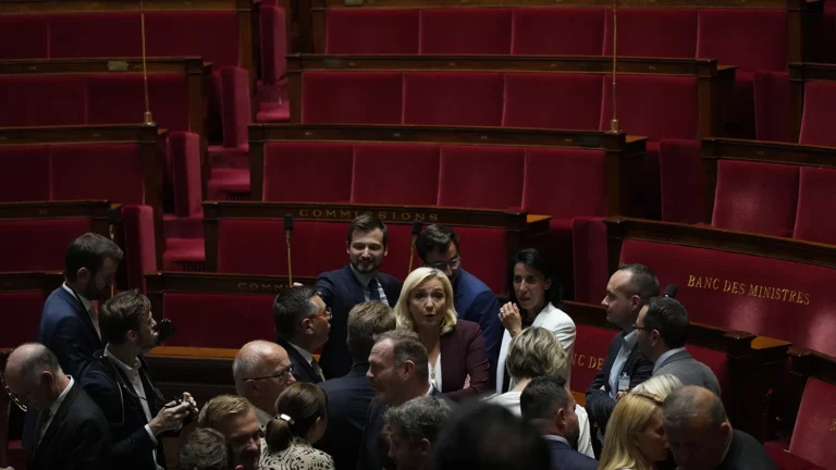Во Франции депутаты призвали расследовать получение несколькими партиями российского финансирования
