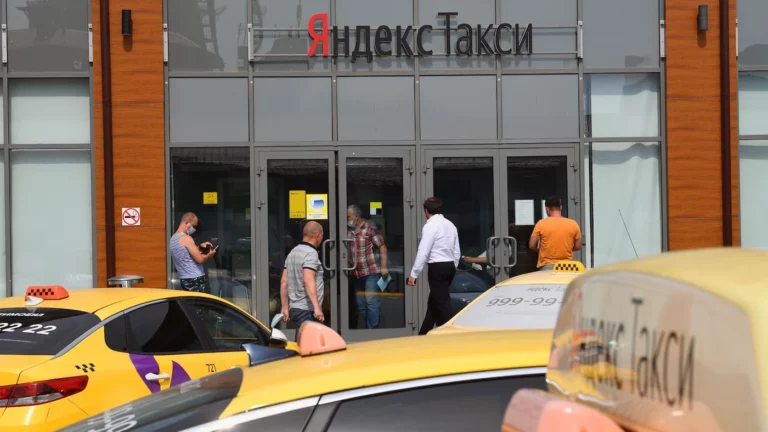 «Яндекс» попросил у «АвтоВАЗа» автомобили для таксопарка